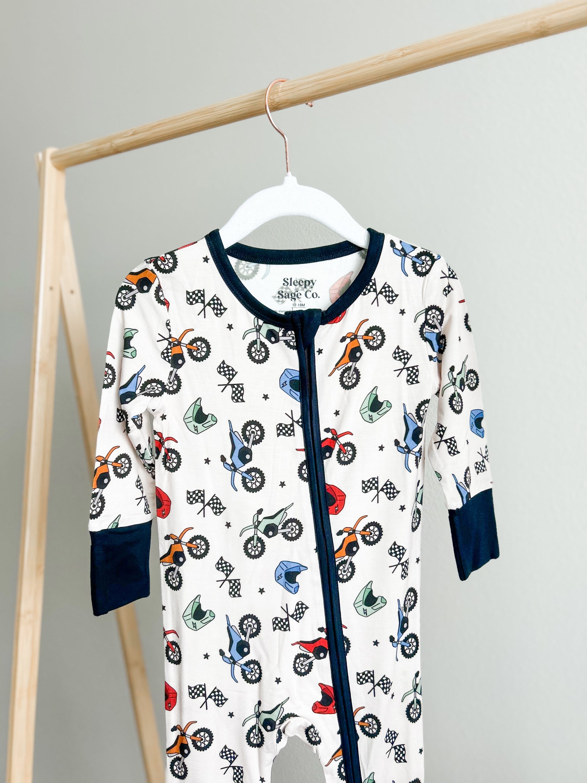 Soft and Comfy Bamboo Zippy Pajama for Babies 0-3 months to 24 months. Luxury bamboo material, gentle on sensitive skin, temperature regulating for year round wear. 